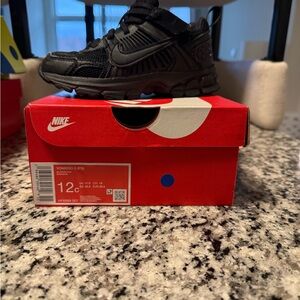 Nike Black Kids' Sneakers with Textured Mesh Upper